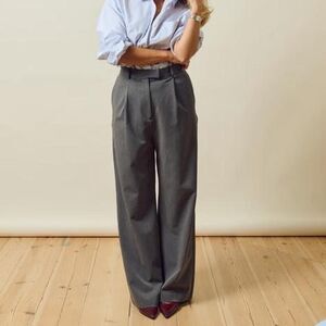 Djerf Avenue Favorite Pants in grey